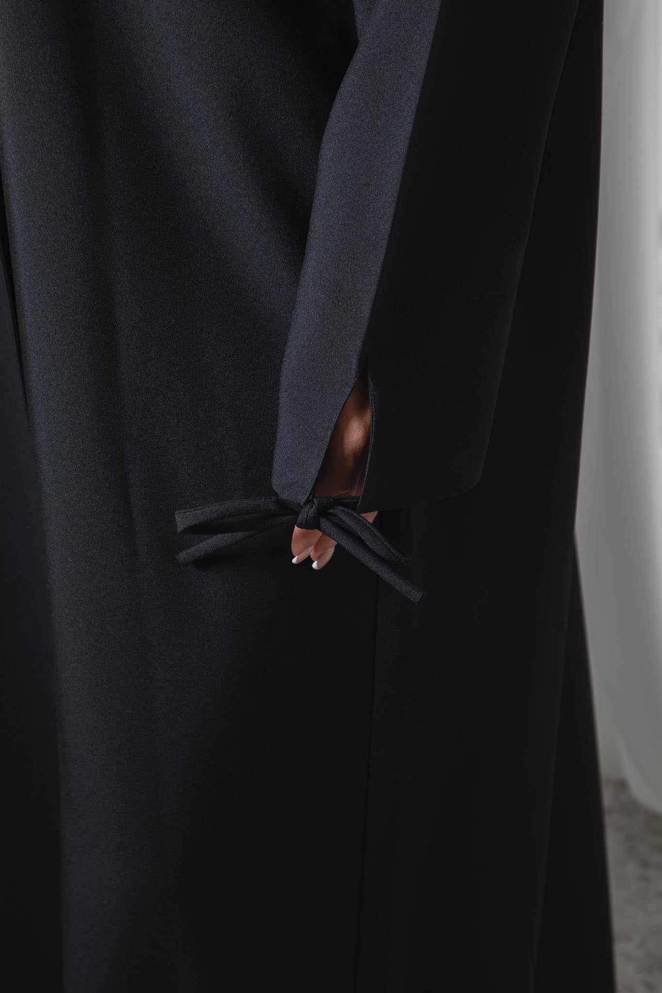 Black Abaya with Bow-Tie Sleeves and Sheila