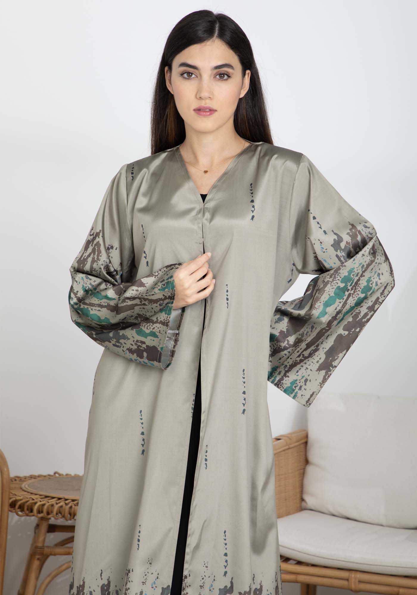 Brown Taffeta Printed Open Abaya – Effortless Elegance