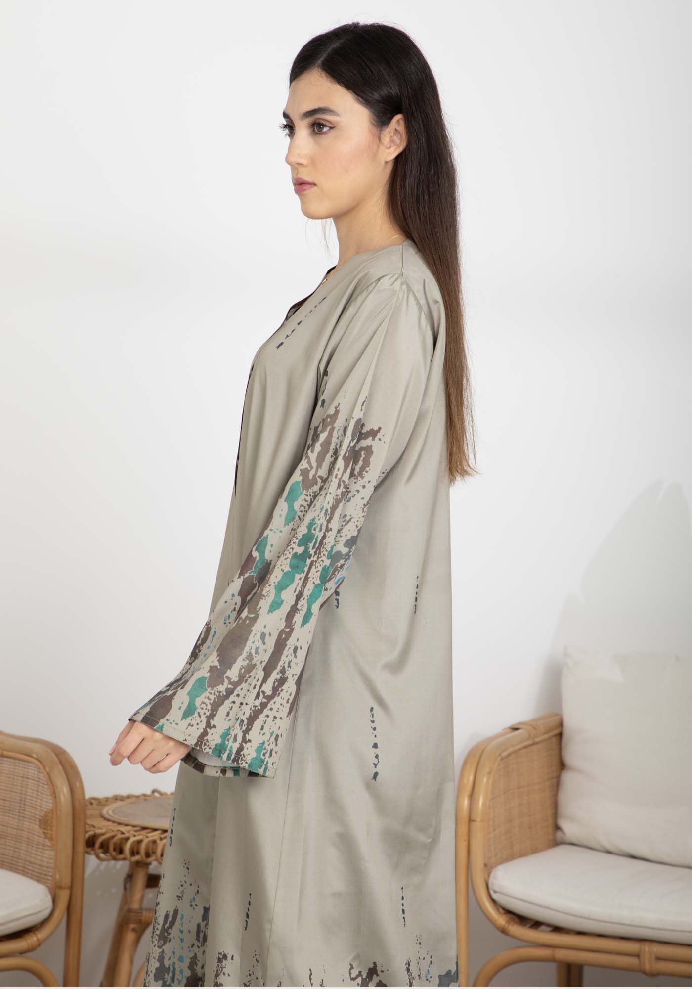 Brown Taffeta Printed Open Abaya – Effortless Elegance