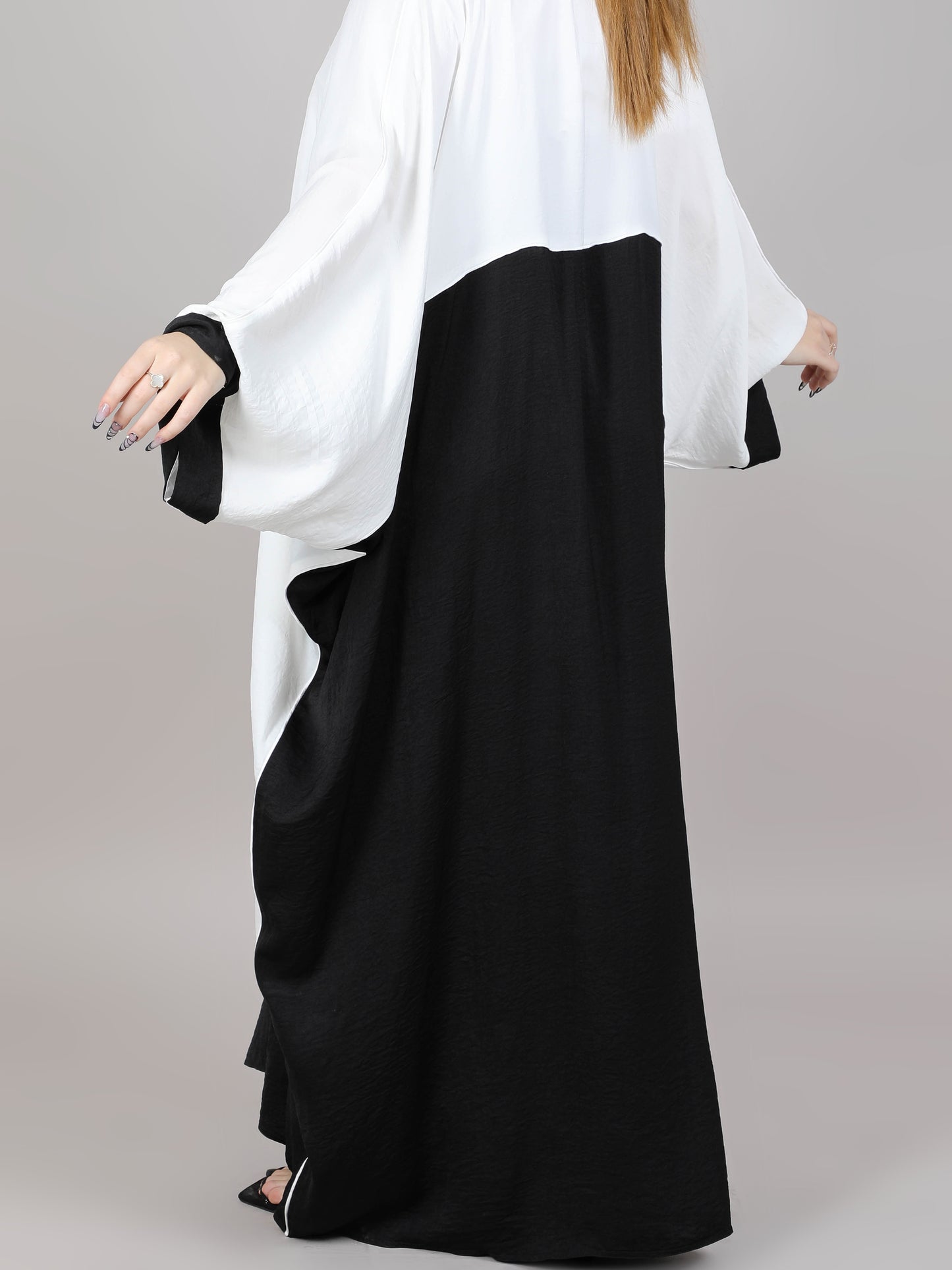 MSquare Fashion V-Neck Color blocked White and Black Harir Maqsood Bisht Abaya